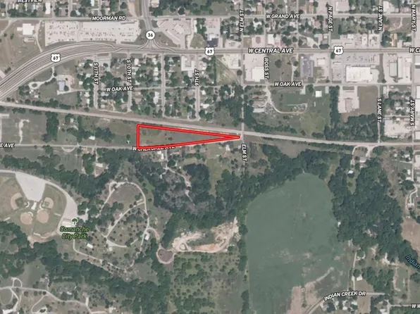 901 W Cherokee Ave, Comanche, TX 76442