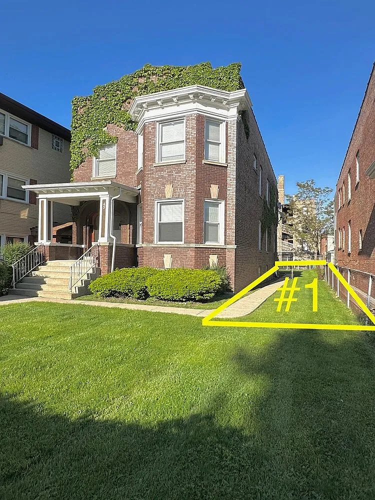 3 bed, 1400 sqft, $1,985 — Photo 1