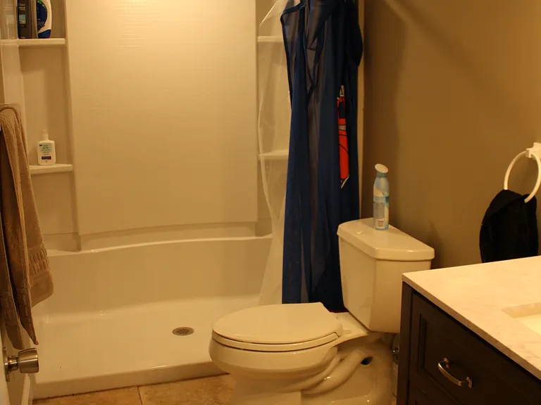 702B Lancaster Ave — Photo 11
