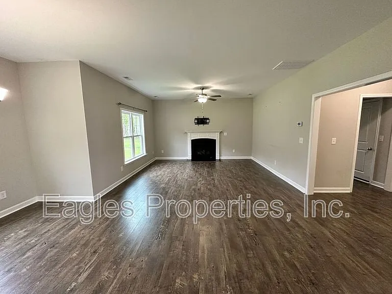 451 Fallingbrook Dr — Photo 6