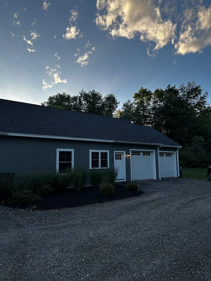 3 Emerald Drive - C — Photo 3