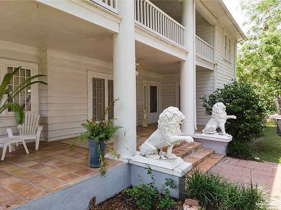 3rd image of 700 West Ln #83