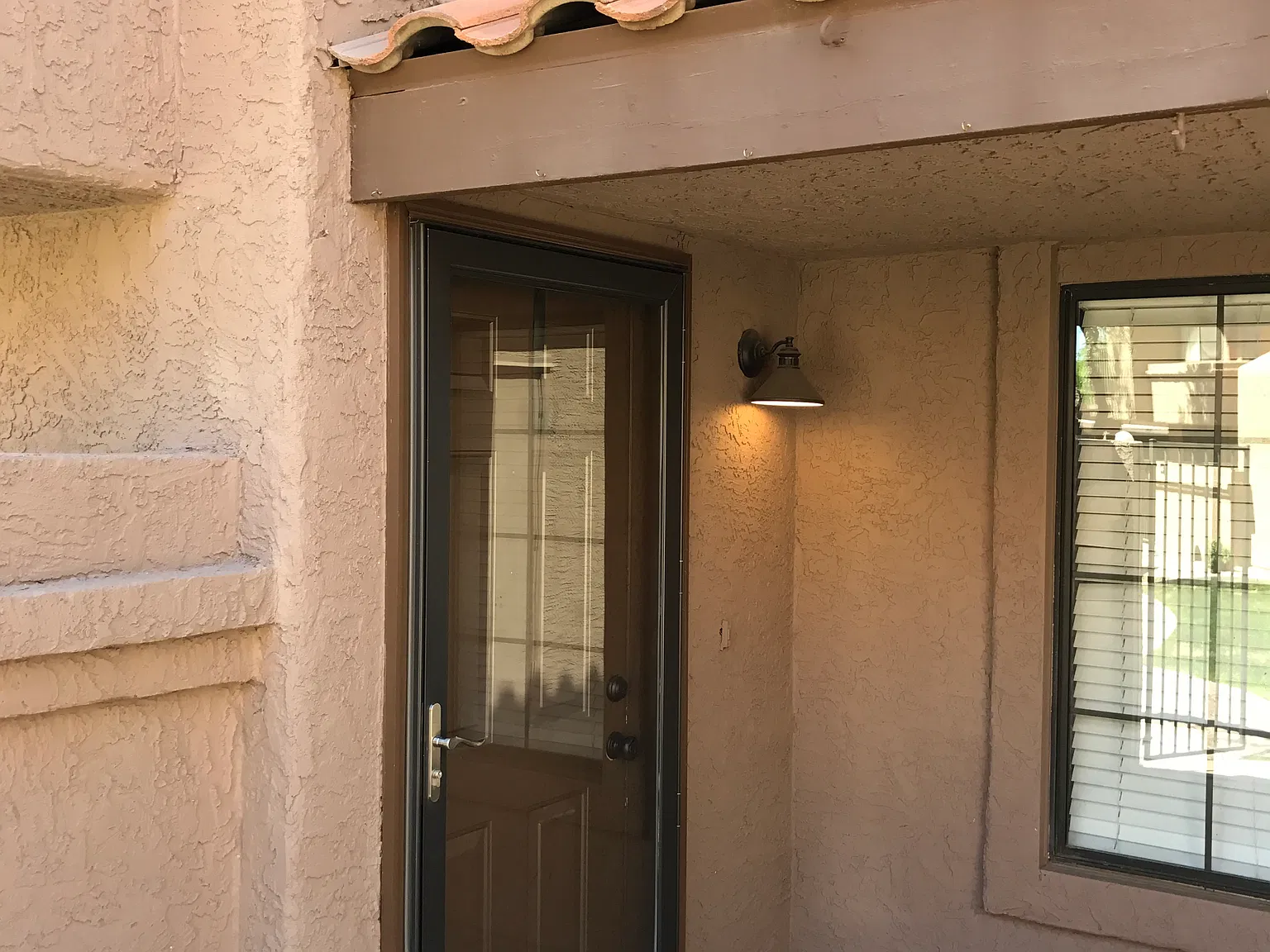 925 N College Ave — Photo 3