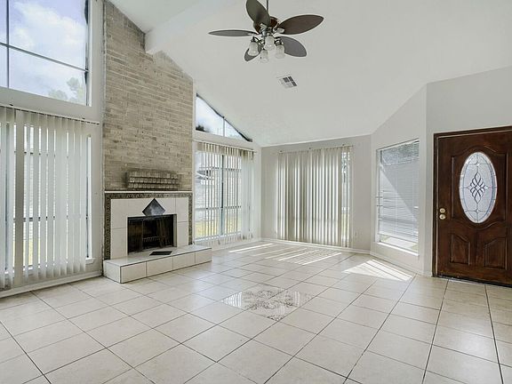 4th image of 12410 Sungate Ln