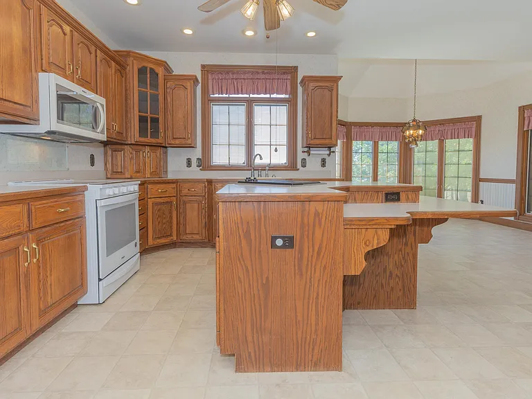 2155 Durlin Rd — Photo 6