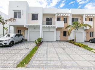 10262 NW 71st Ter, Doral, FL 33178