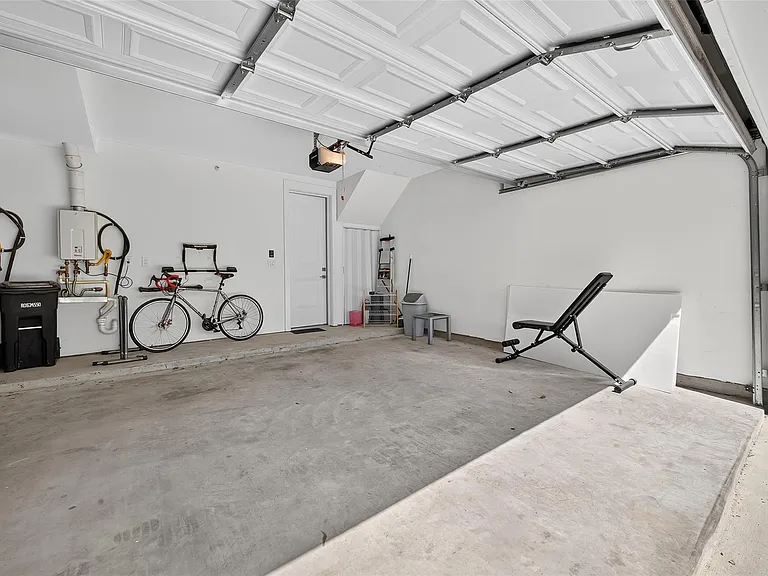 2401 Crawford St #C3D — Photo 34