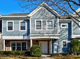 31 Andrew Ct, Southampton, NY 11968