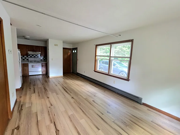 226 W High St #B — Photo 3