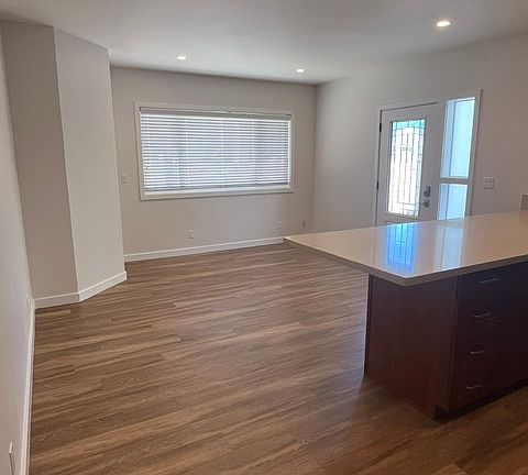 2nd image of 949A 7th Ave