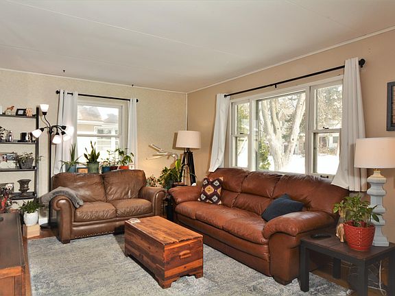 4th image of 222 S Warwick Ave