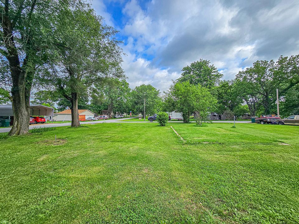 1st image of 18800 2nd Avenue