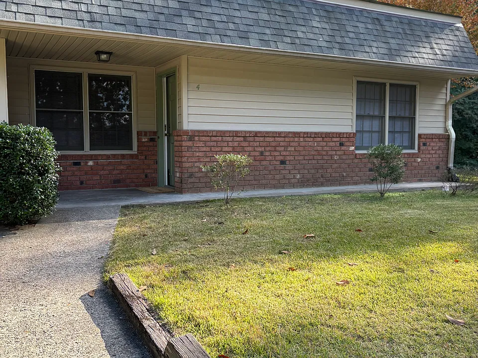 220 E Illinois Ave #4