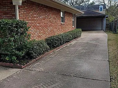 3 bed, 2.0 bath, 2190 sqft, $2,600 — Photo 4