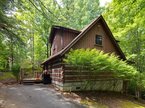 2345 Courtney Ln, Sevierville, TN 37876