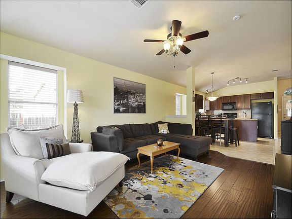 4th image of 1713 McClannahan Dr