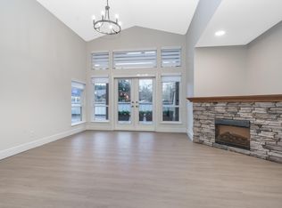 2828 152nd St #202, Surrey, BC V4P1G6