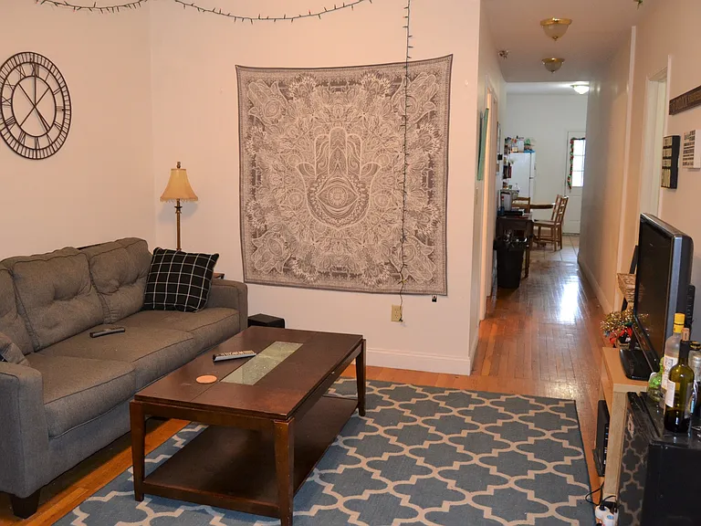 33 Egremont Rd #4 — Photo 1
