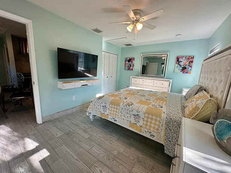 2376 Pembrook Dr — Photo 10