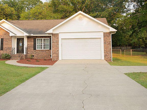 2nd image of 134 Live Oak Dr