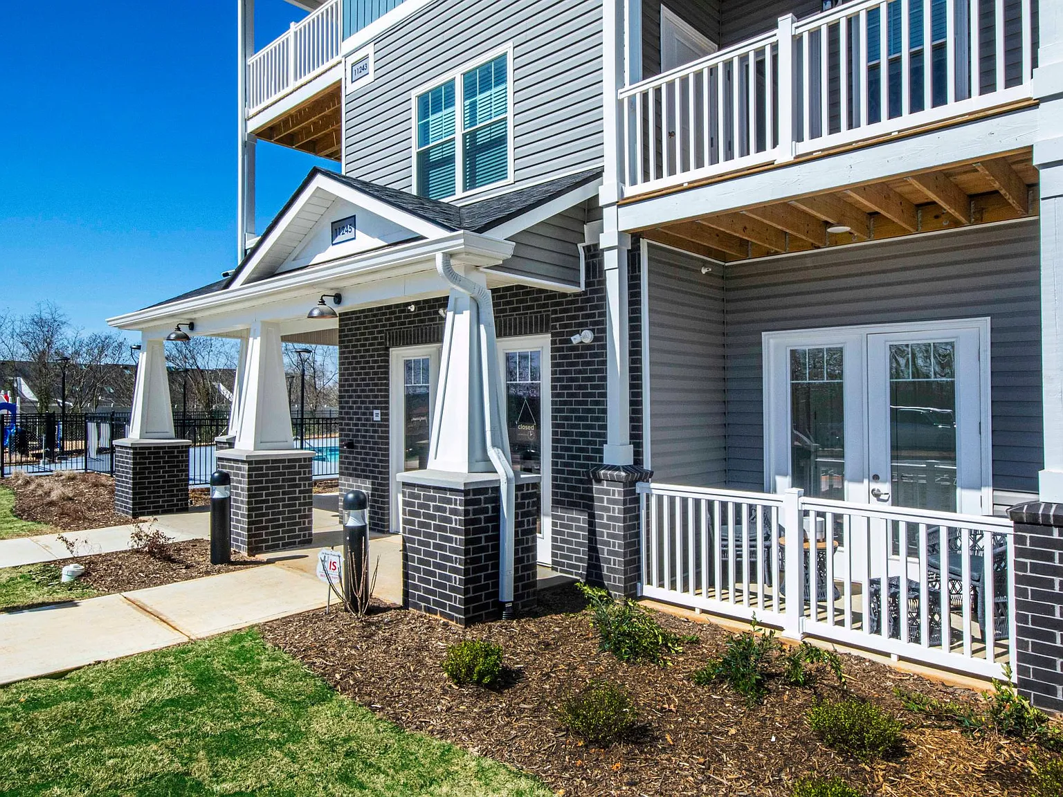 Farragut Pointe — Photo 2
