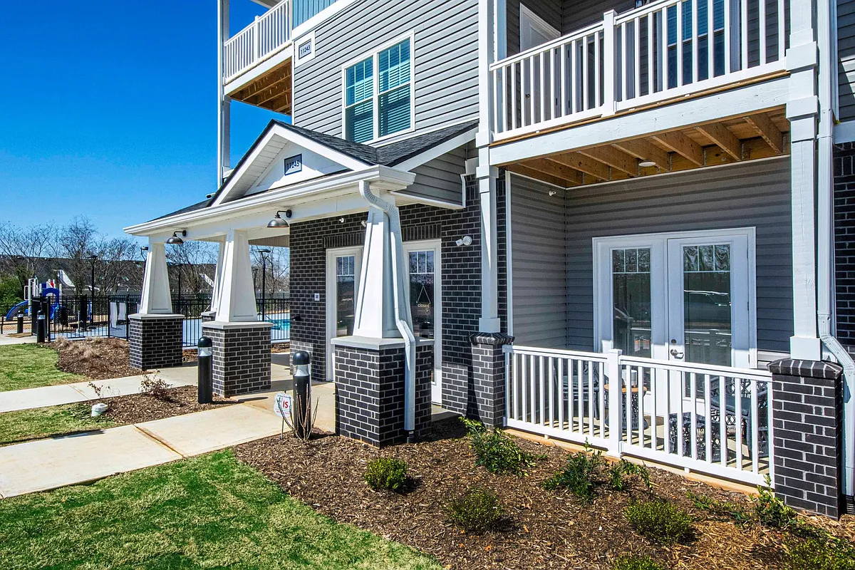 Building Photo - Farragut Pointe