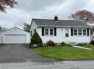 60 Sumach Ave E, Riverside, RI 02915