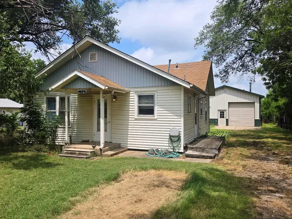 1420 E 9th St, Newton, KS 67114