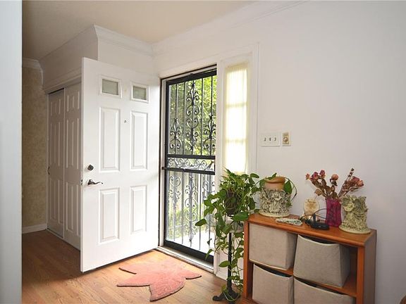 5th image of 5468 Vin Rose Ln