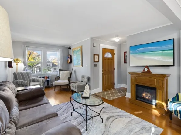 31 Dean Street, Glen Rock, NJ 07452