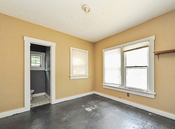 2nd image of 334 6th Ave N