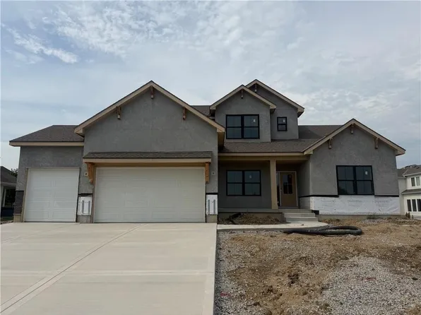 3024 NE 102nd St, Kansas City, MO 64155