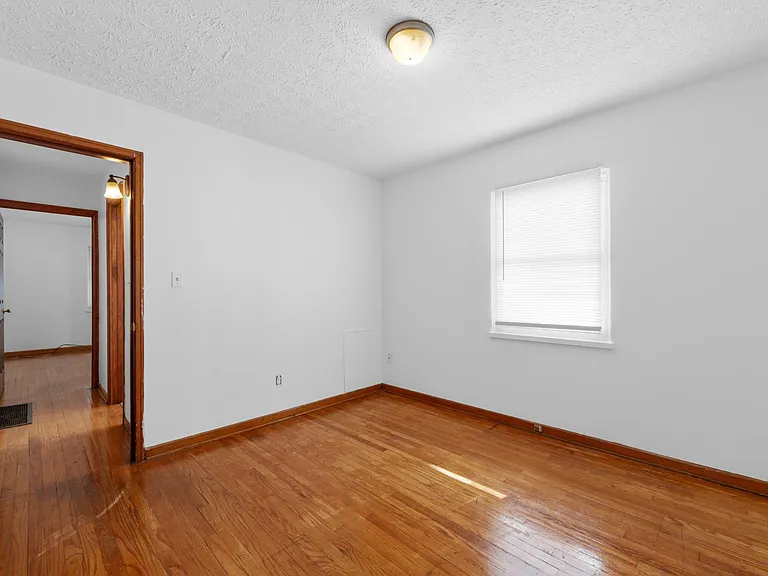 2883 Bremen St — Photo 15