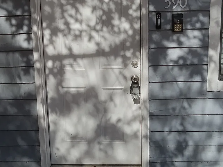 590 Northridge Crossing Dr — Photo 1
