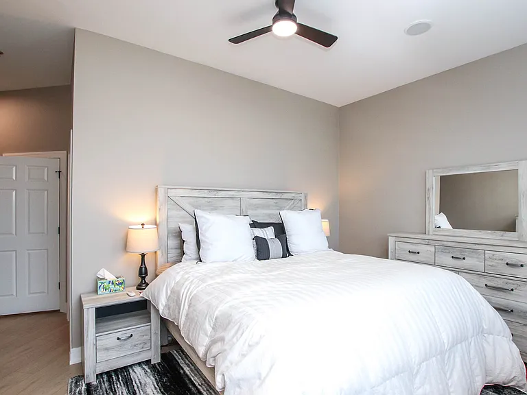 340 W Superior St #1604 — Photo 18