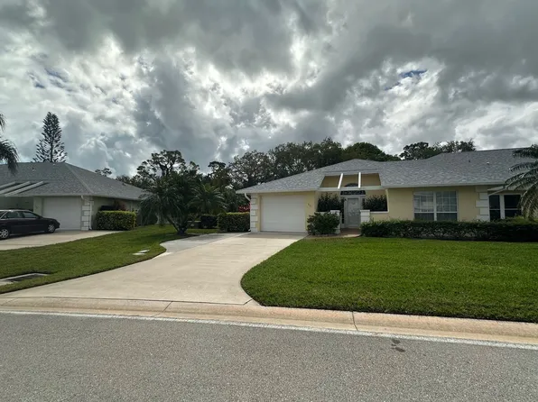 831 Lake Orchid Cir, Vero Beach, FL 32962