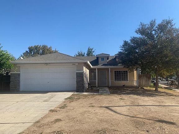 3rd image of 2868 Malik Ave