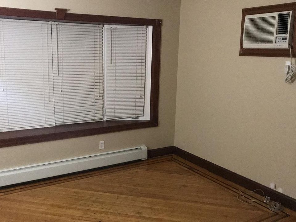 2nd image of 88 Munro Blvd #2A