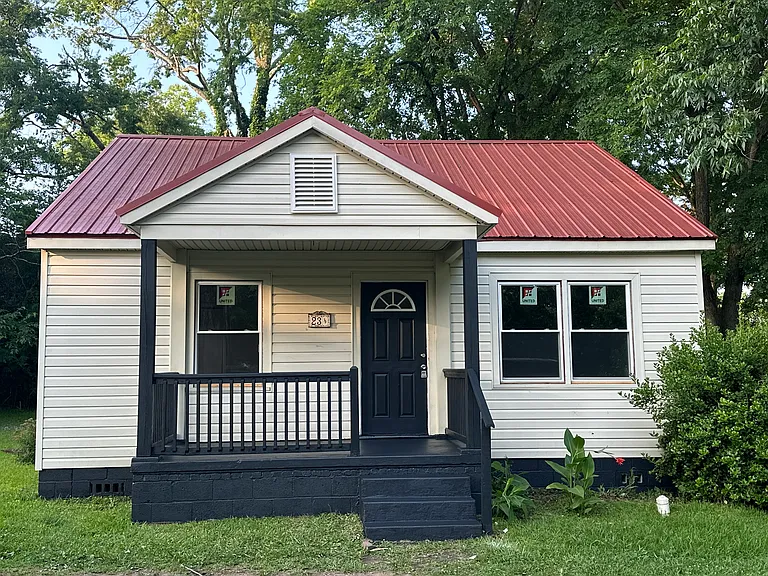 23 1/2 Sommersworth Ave — Photo 11