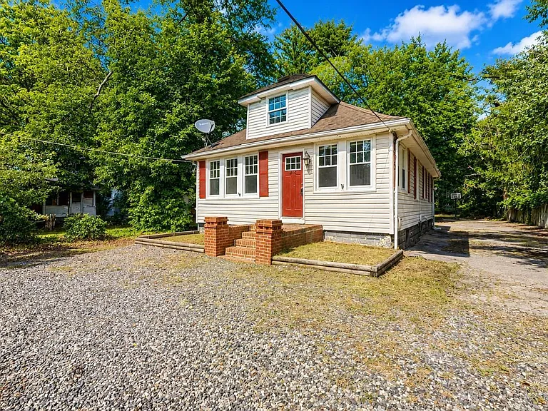 316 Pitney Rd — Photo 5