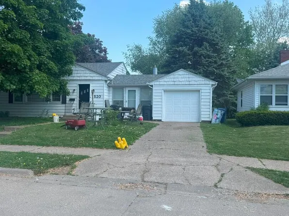 520 15th Ave N, Clinton, IA 52732