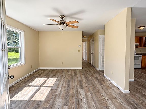 4th image of 105-107 E Cold Spring Road