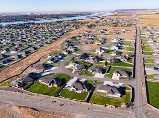 7032 Eagle Crest Dr, Pasco, WA 99301