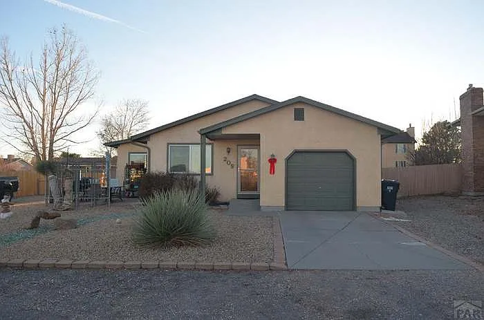209 S Dacona Dr — Photo 1