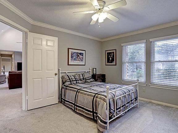 3rd image of 5618 Garden Point Dr