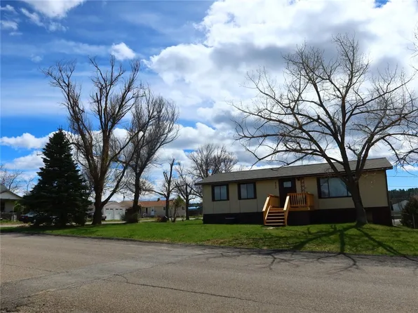 623 3rd St E, Roundup, MT 59072