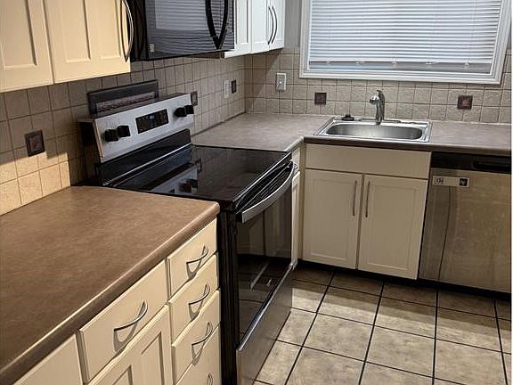4th image of 1020 Belmont Ter