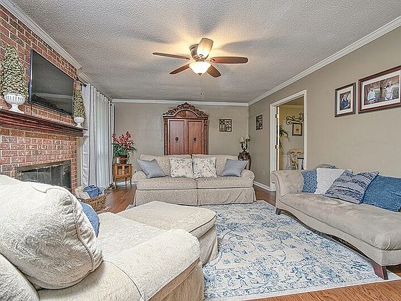 4th image of 202 Harvest Ln