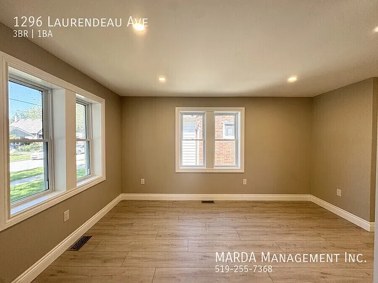 1296 Laurendeau Ave — Photo 5