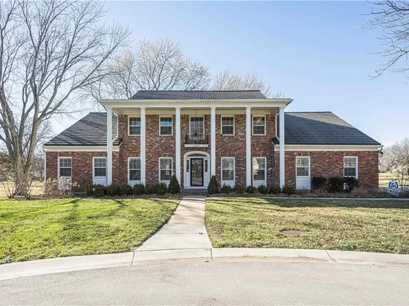 12712 Pembroke Ln, Leawood, KS 66209